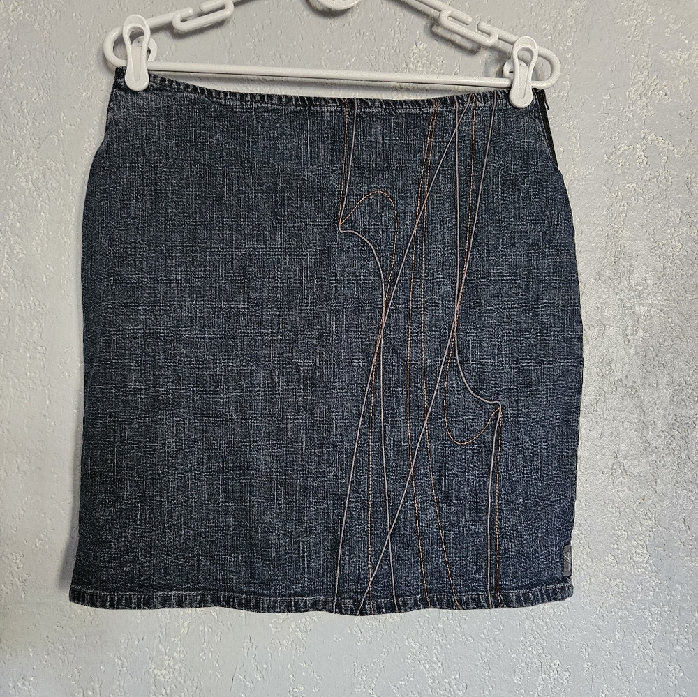 OAKLEY Women's Blue Denim Dark Wash Skirt Size 8